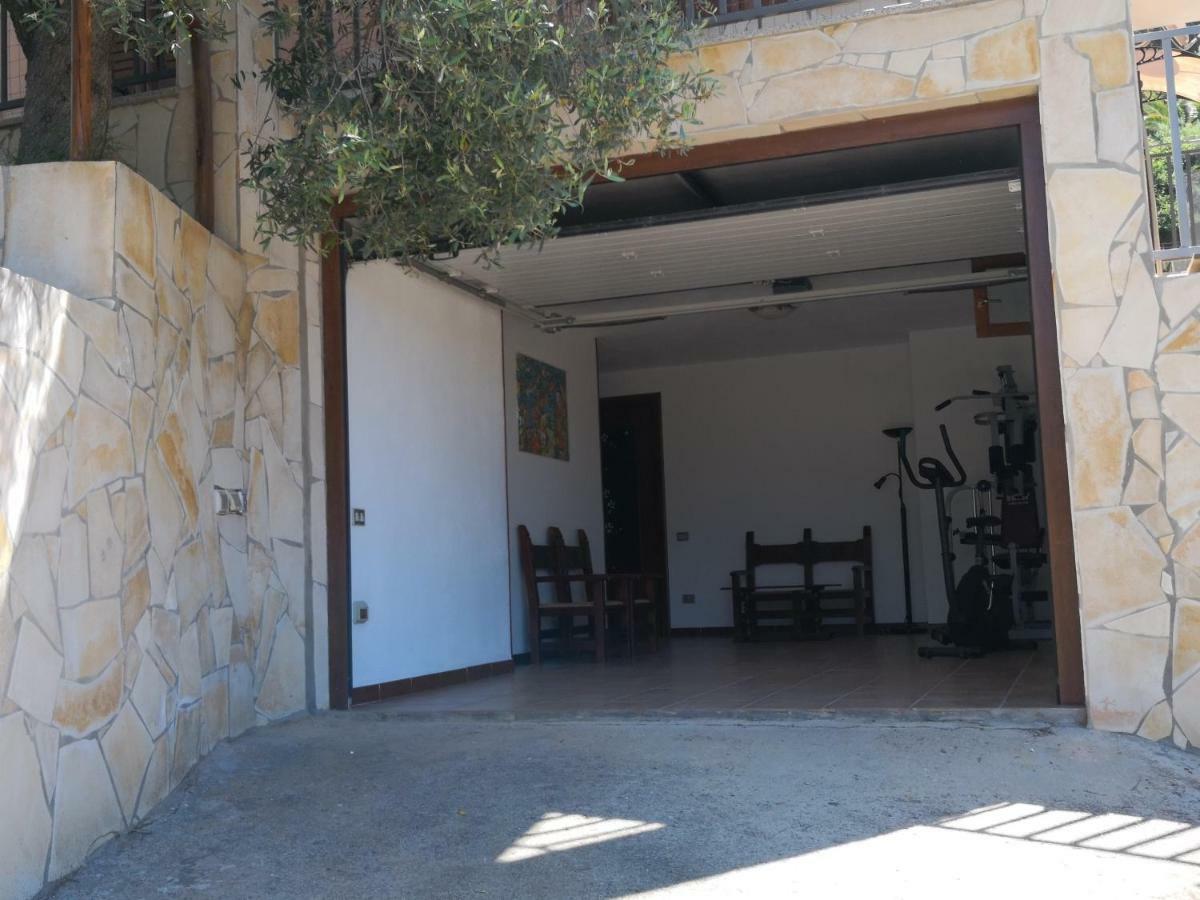 Sa Domu Villa กวาร์ตู ซานเตเลนา ภายนอก รูปภาพ
